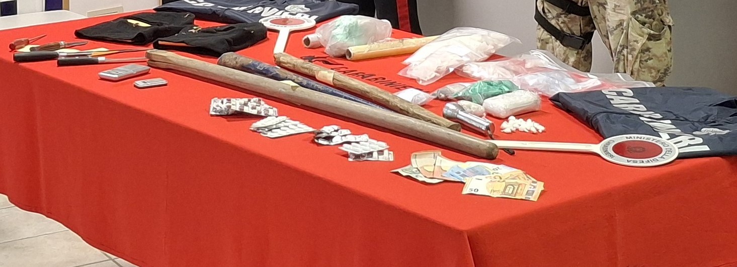 Rieti, droga a Rocchetta: sei arresti per spaccio. Due militari feriti Rieti, droga a Rocchetta: sei arresti per spaccio. Due militari feriti